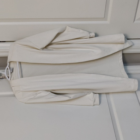 Whitney Simmons - Picture 4 of 6